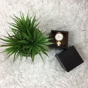 NWT Michael Kors Briar Gold-Tone and White Silicon